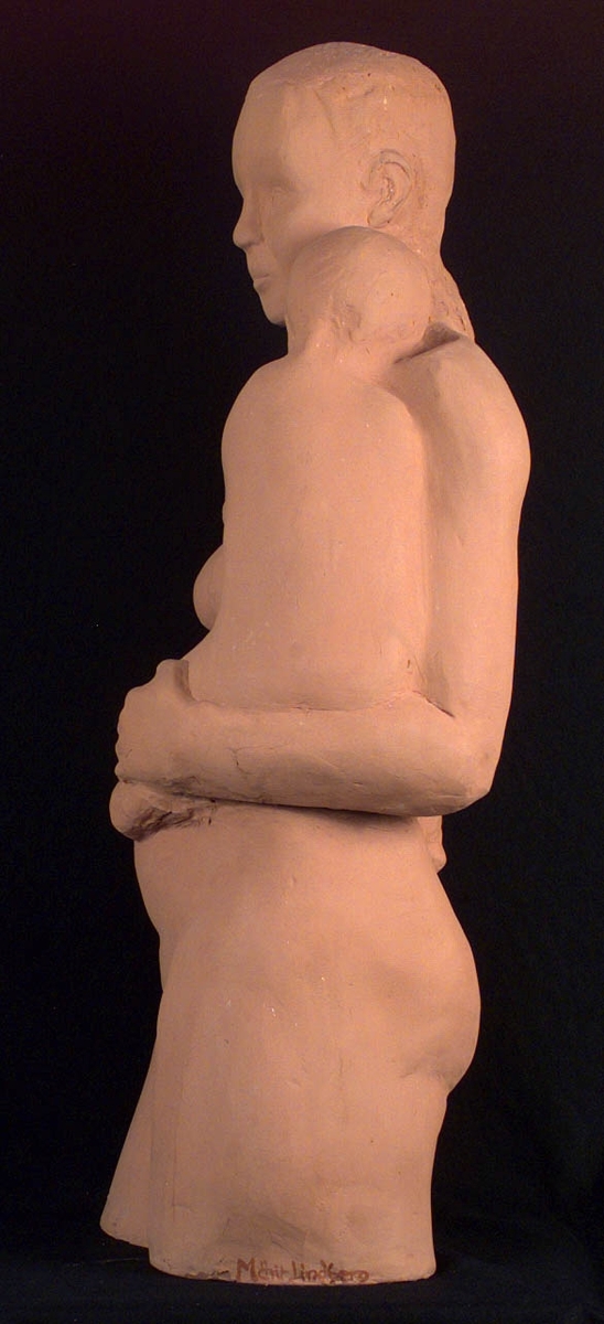 Mor och barn [Skulptur]