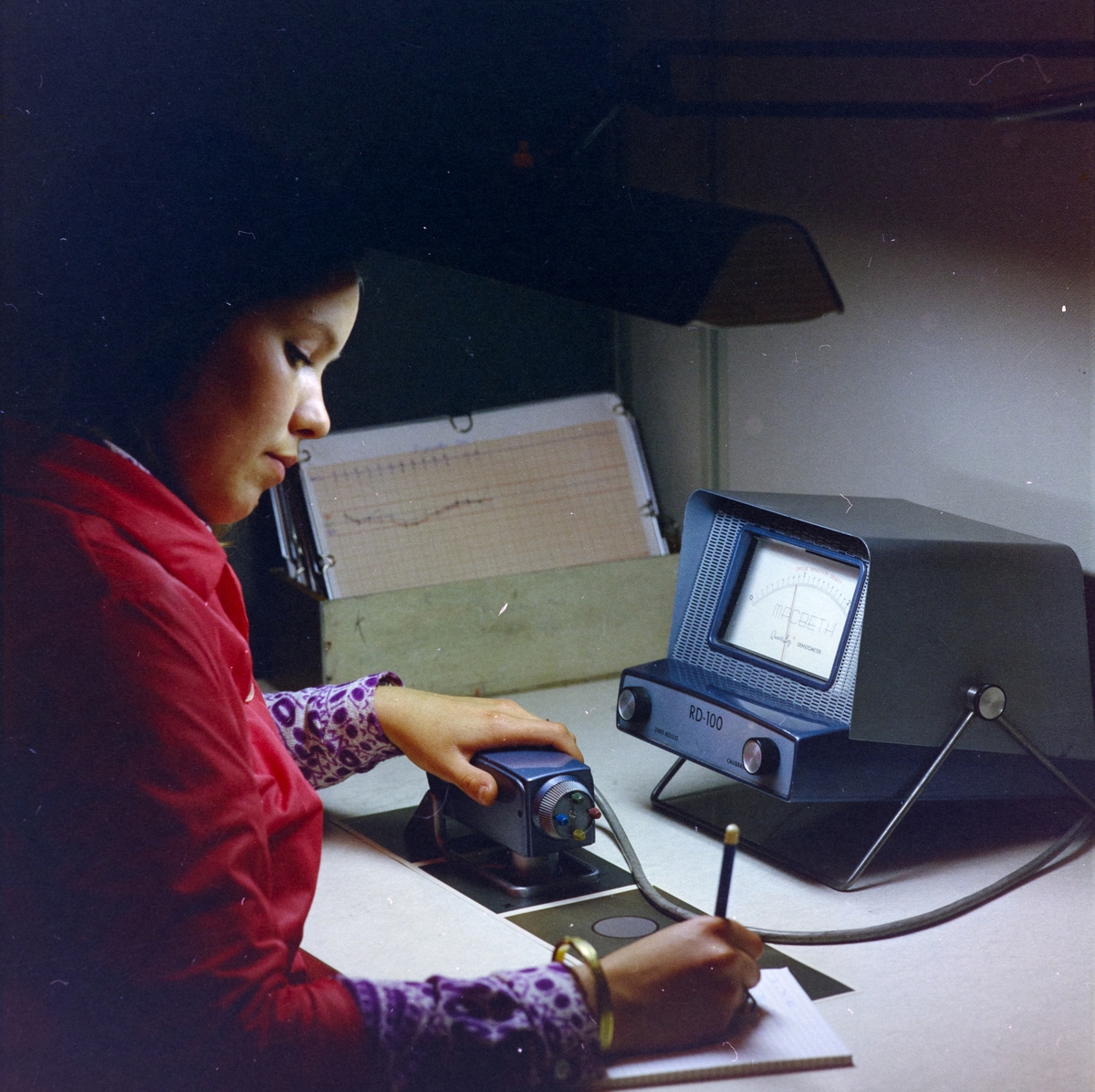 Notering av målte fargeverdier fra et reflektivt densitometer hos Fotograf Schrøder