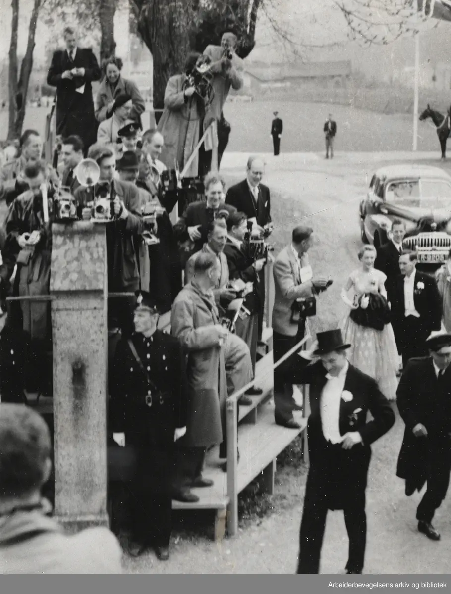 Prinsesse Ragnhild og Erling Lorentzens bryllup i Asker kirke. 15/5 1953.