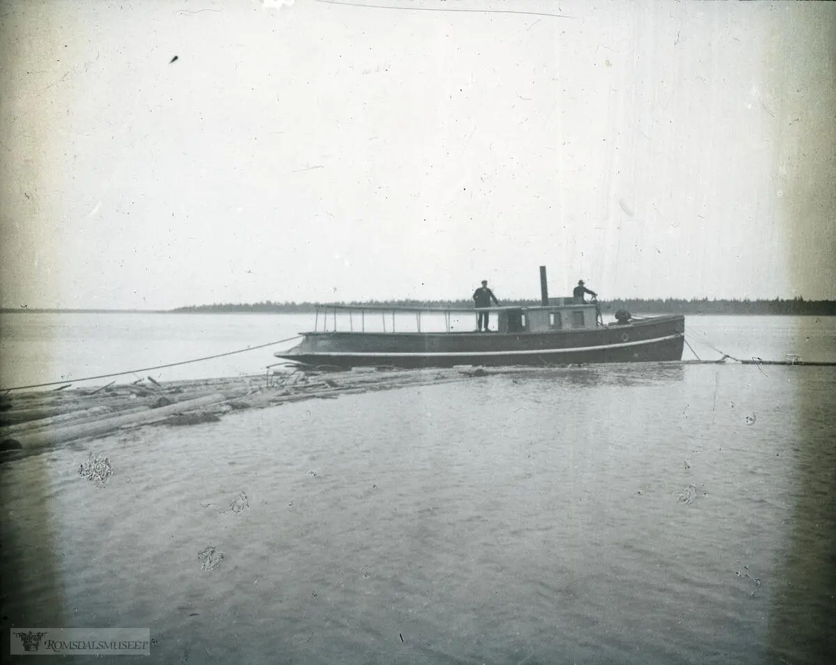 Fra Jonas Lied samlingen., Log transport in the Yenisey