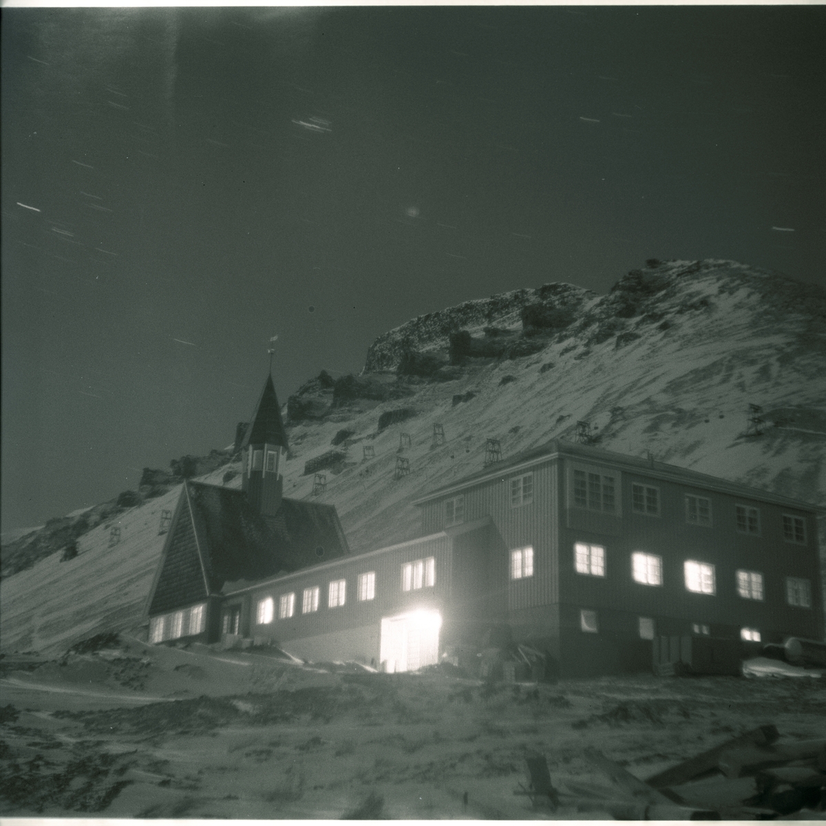 Svalbard kirke i oktober 1957