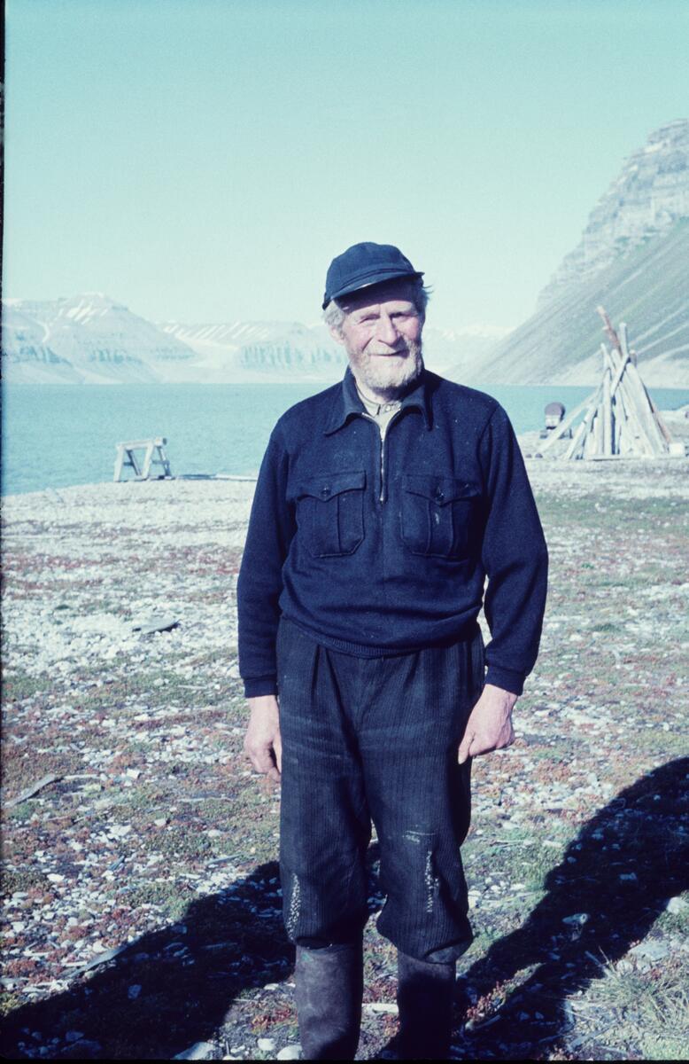 På besøk hos Hilmar Nøis på Fredheim i juli 1960.