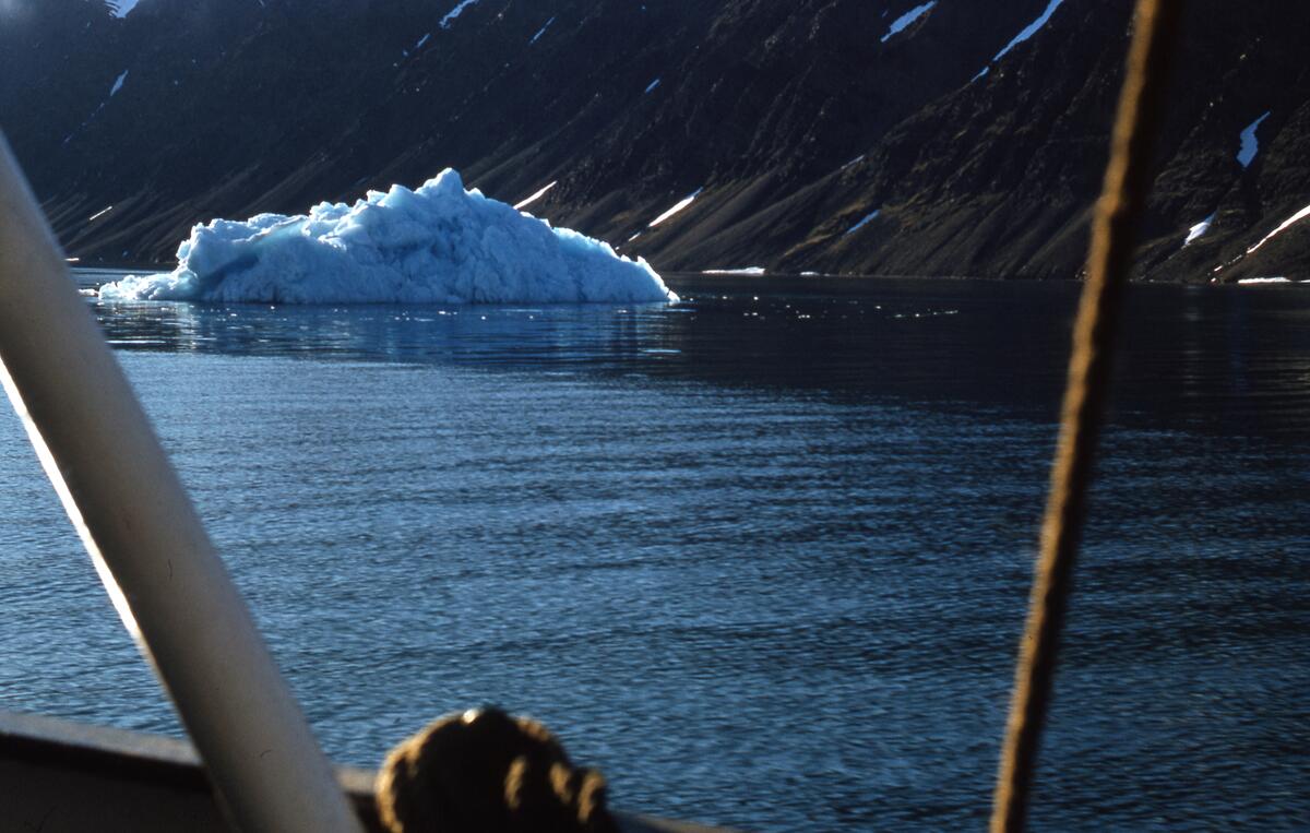 Med Lyngen til Svalbard, 1957