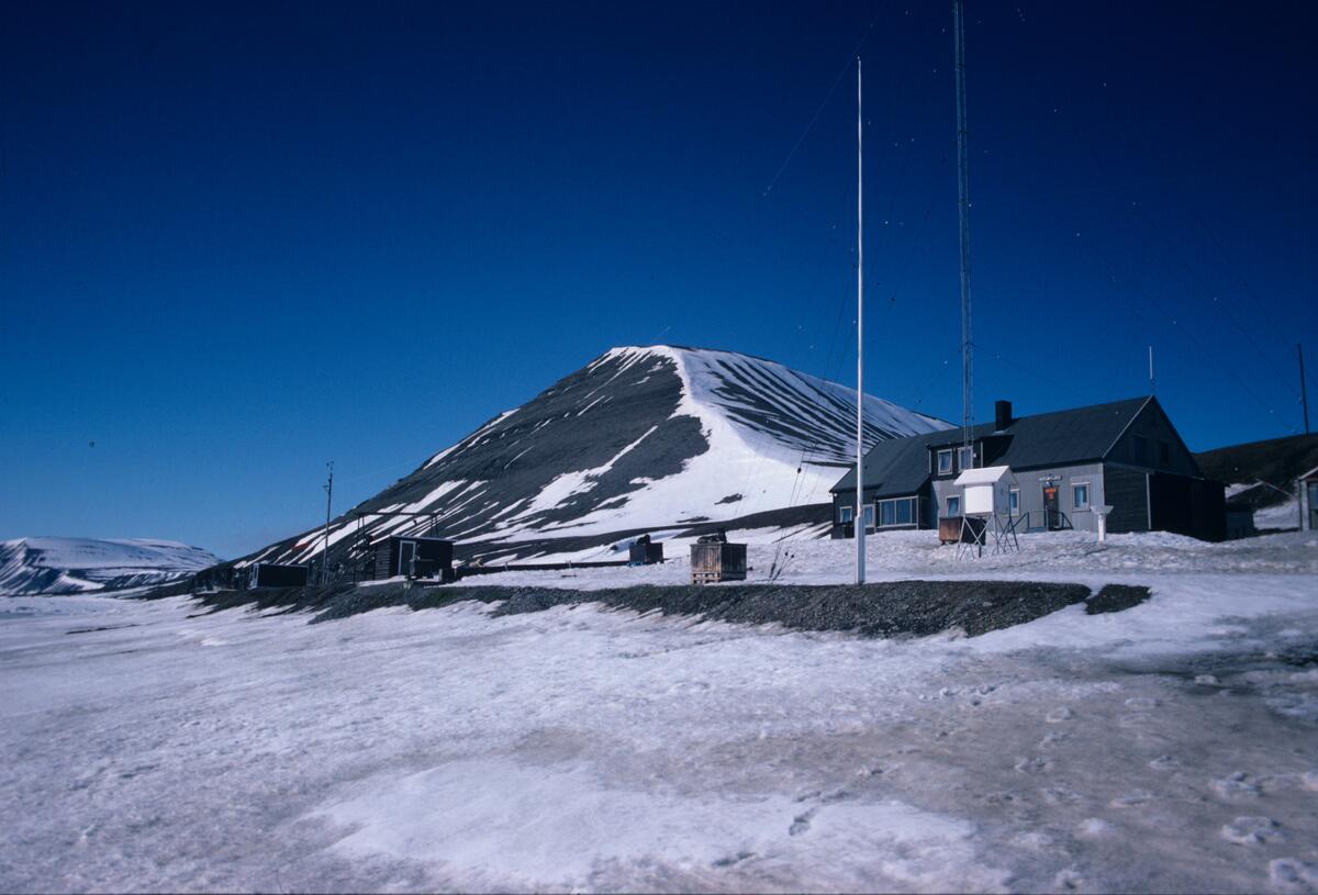 Den meteorologiske stasjon på Hopen.