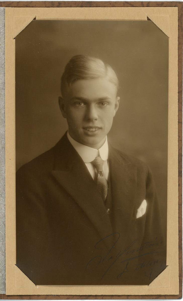 Ateljéporträtt - Rolf Nyström, Stockholm 1929