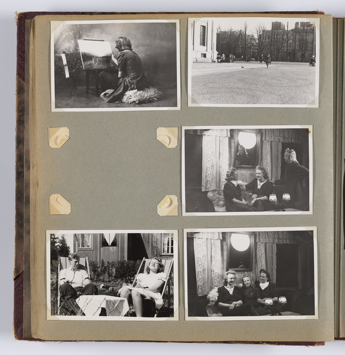 Diverse familiebilder og selvportretter til Synnøve Brændshøi tatt mellom 1938 og 1944. Albumet inneholder feriebilder fra Vrengen (Vestlandet), Vrengen bru, Tjøme, Ormelet pensjonat, Hurdalsjøen, Hamar, Lillehammer, Oslo, Trandum, Vigelandsparken.

Albumet inneholder bilder av Kronprins Olav på Trandum tatt i 1938. 

Julebilder og nyttårsaften bilder fra 1942/43.  