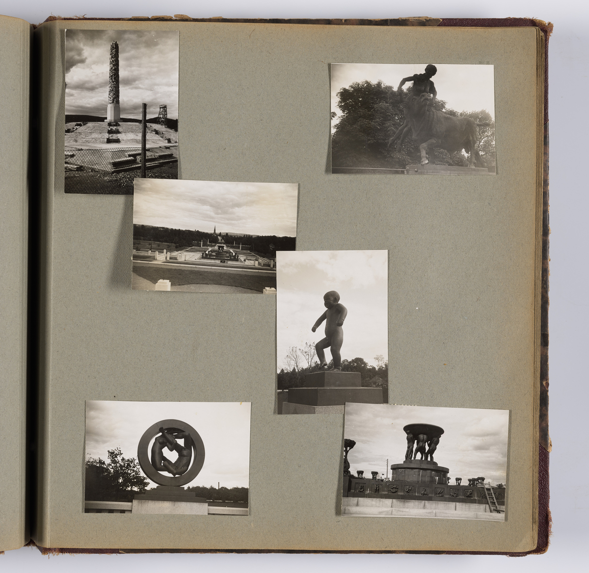 Diverse familiebilder og selvportretter til Synnøve Brændshøi tatt mellom 1938 og 1944. Albumet inneholder feriebilder fra Vrengen (Vestlandet), Vrengen bru, Tjøme, Ormelet pensjonat, Hurdalsjøen, Hamar, Lillehammer, Oslo, Trandum, Vigelandsparken.

Albumet inneholder bilder av Kronprins Olav på Trandum tatt i 1938. 

Julebilder og nyttårsaften bilder fra 1942/43.  