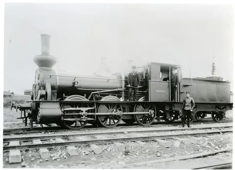 Ånglok med "NORBERG" på sidan.