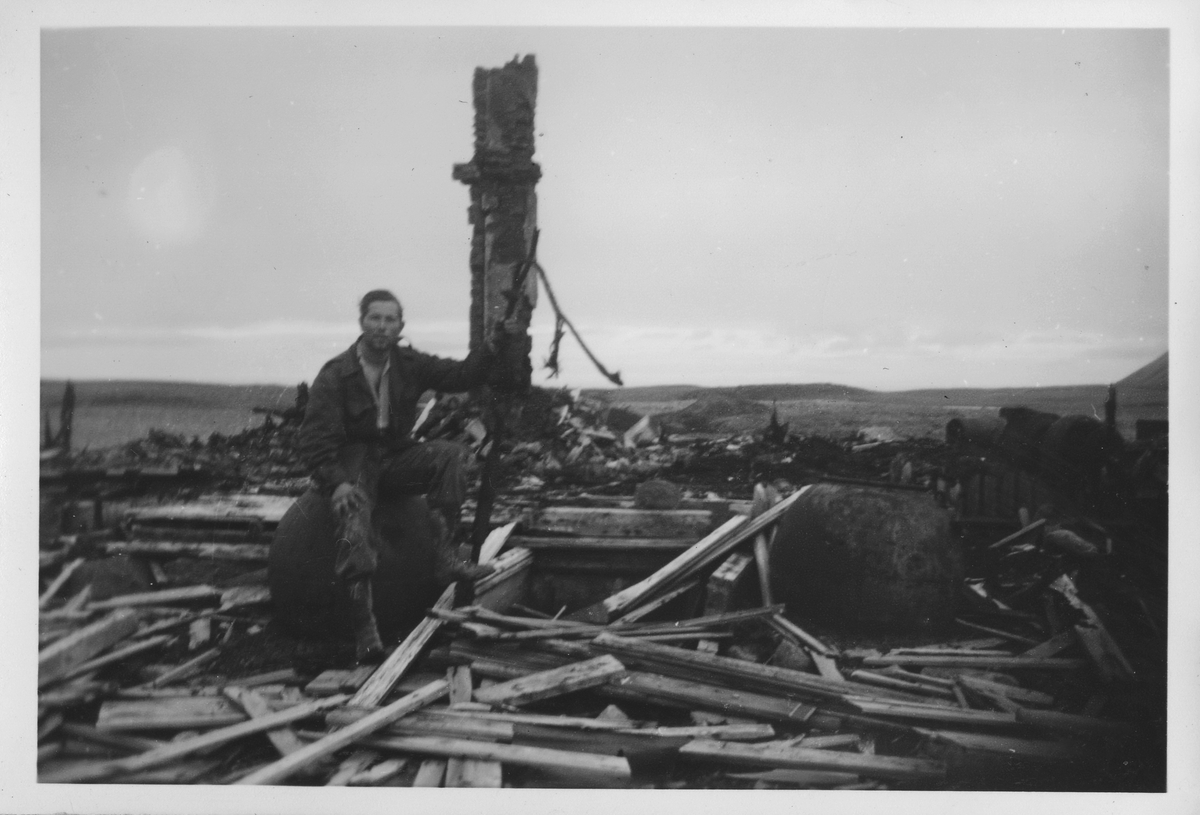 Ruinene av Tunheim. Overvintring på Bjørnøya 1957-58