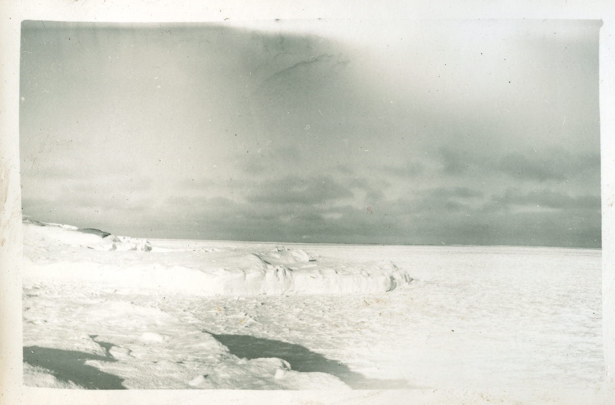 Vinteris. Overvintring på Bjørnøya 1957-58.