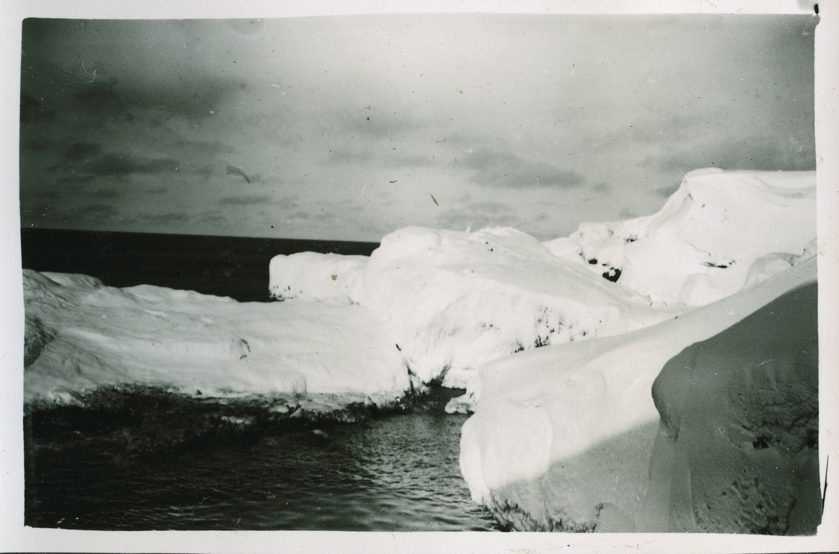 Ved Kapp Duner. Overvintring på Bjørnøya 1957-58.