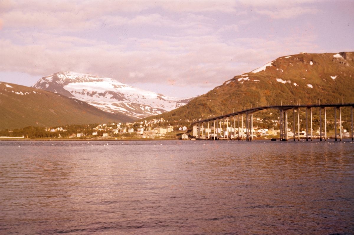 Utskit mot Tromsø. Originalen returnert til giveren.