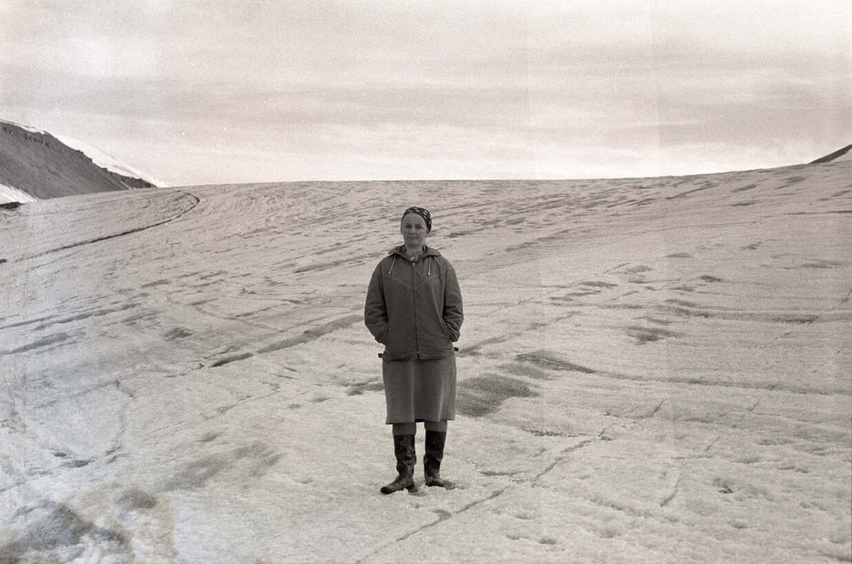 Anna Wendt på Longyearbreen juli 1960