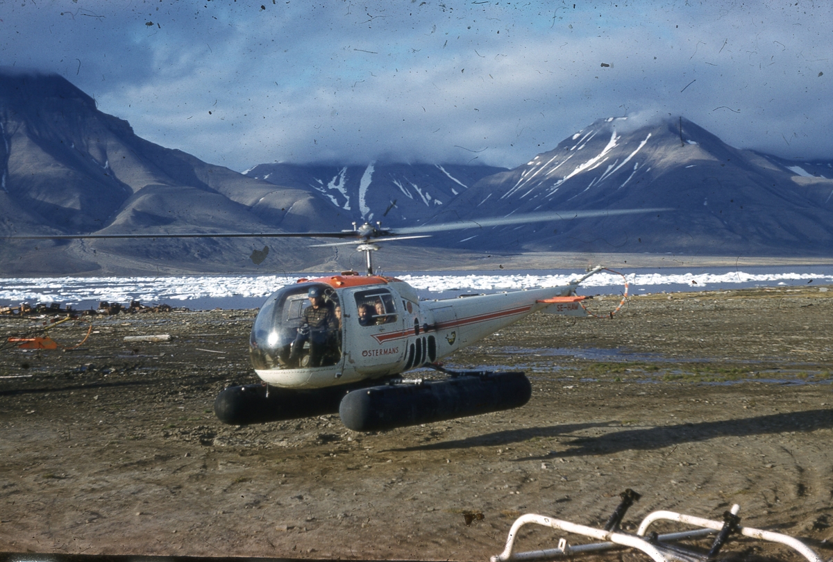 Bilder etter Hans og Astri Torgersrud som bodde i Longyearbyen i perioden 1955-1961