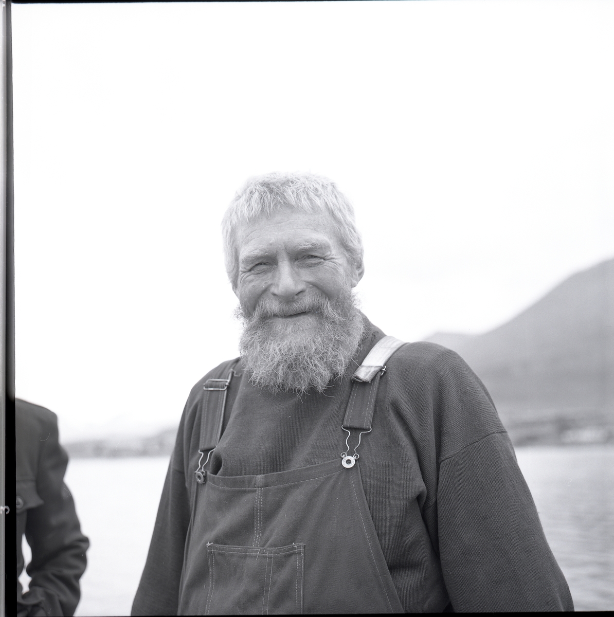 Hilmar Nøis på gamlekaia i Longyearbyen.