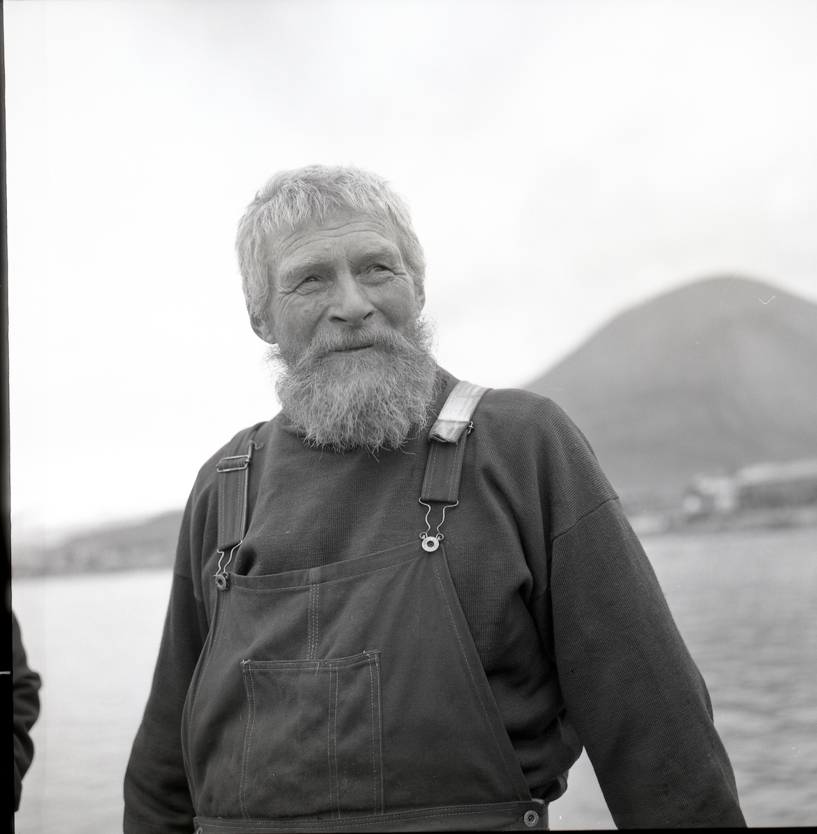 Hilmar Nøis på gamlekaia i Longyearbyen.