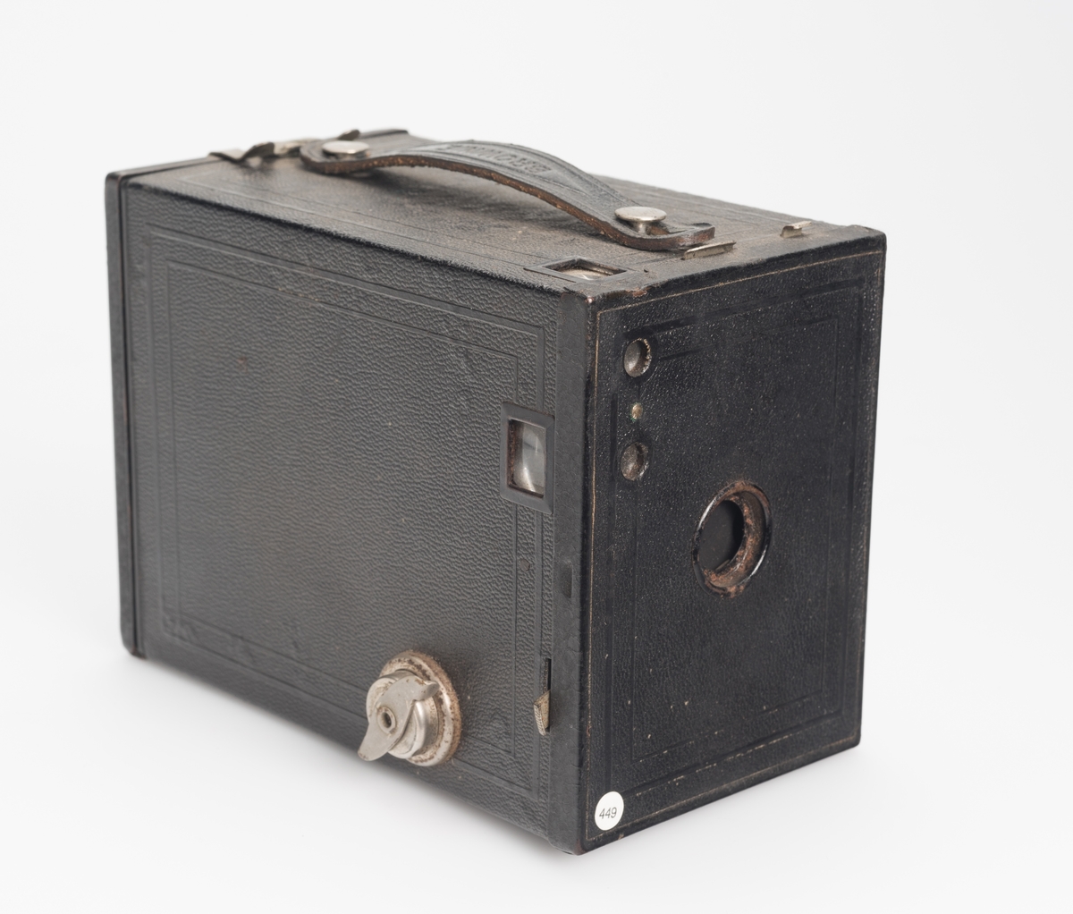 No 2 Brownie   -  Model F er et bokskamera produsert av Kodak på begynnelsen av 1900-tallet.