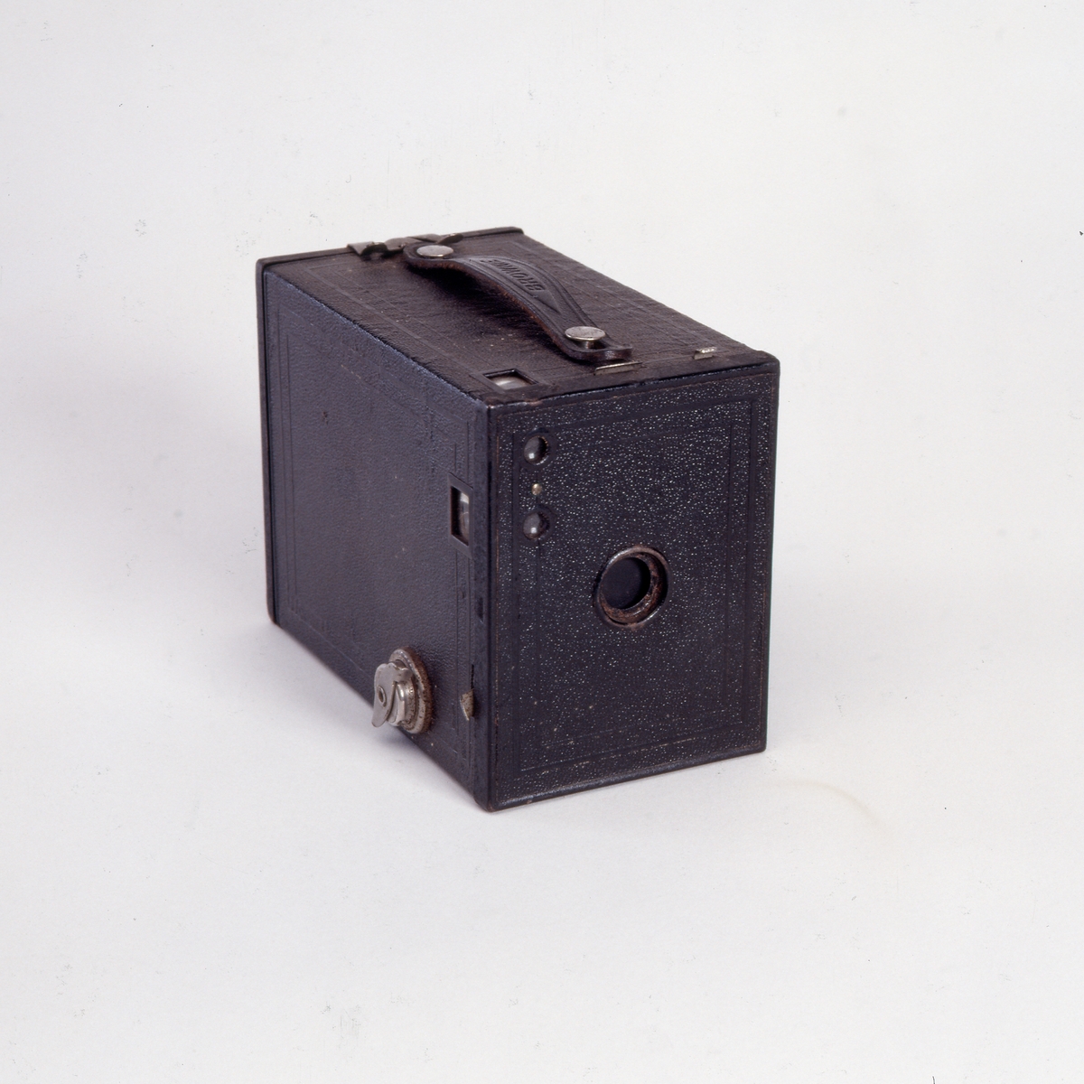 No 2 Brownie   -  Model F er et bokskamera produsert av Kodak på begynnelsen av 1900-tallet.