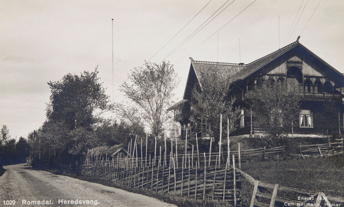 Postkort, Stange, Romedal kommunehus oppført i 1896, Herredsvang forsamlingshus, skigard,