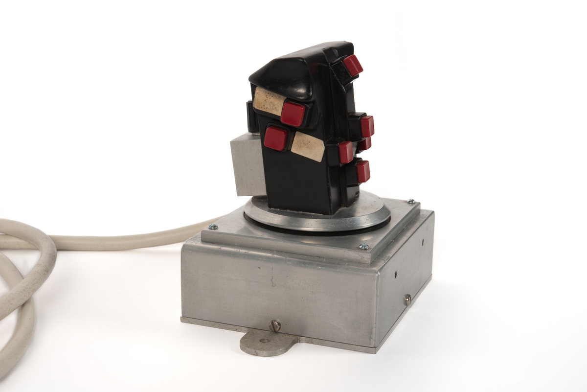 Joystick innfelt i bordplate og som ble brukt til styring av farkostens manipulatorarm.