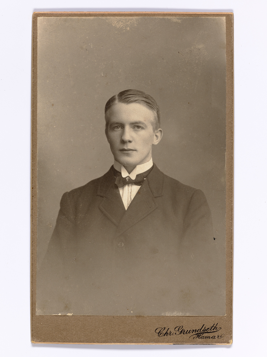 Mann i dress. Carte Visite  