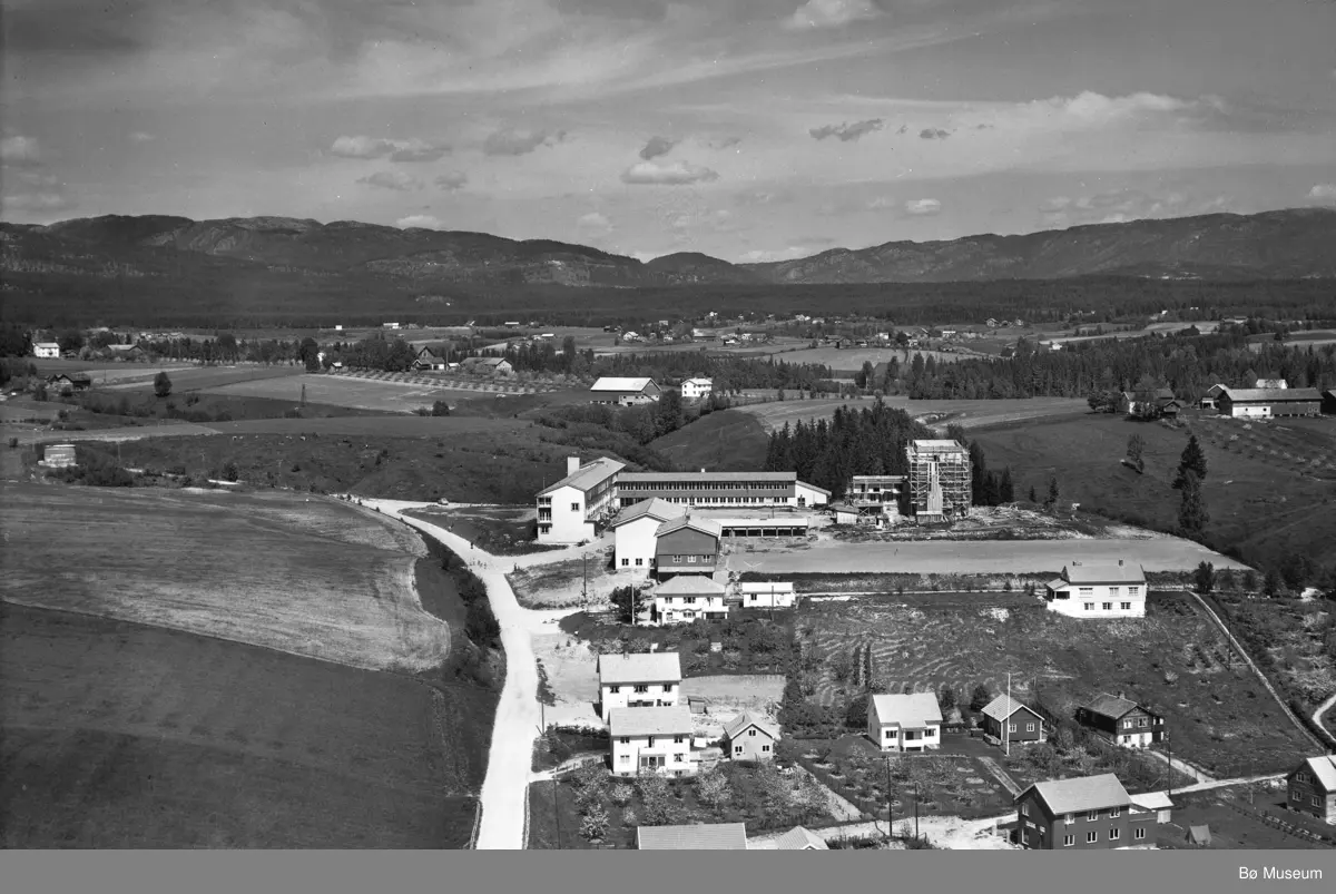 flyfoto-av-b-gymnas-b-museum-digitaltmuseum