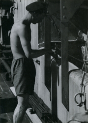 Göteborgs Örlogsdepå. HM Hjvb 384. Underhållsarbete. Maskinö