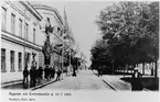 Nygatan flaggprydd 13/7 1905, då Oscar II besökte Gävle för att sammanträffa med Wilhelm II. Mötet skedde i Gävle hamn, där visit utväxlades på fartygen.