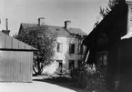 Gävle stad - Söder, Gamla Gefle.
Kvarteret Plantagen, före detta Södra Varvet 2, första kvarteret 76, Södra Strandgatan 16. Boningshuset från gården.