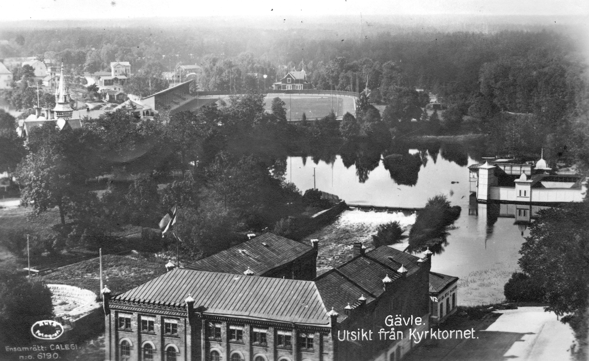 Gävle. Utsikt från Kyrktornet. Gavleån. Kvarnen. Kallbadhuset Najaden. Strömvallen. Rettigs pojkbarnhem