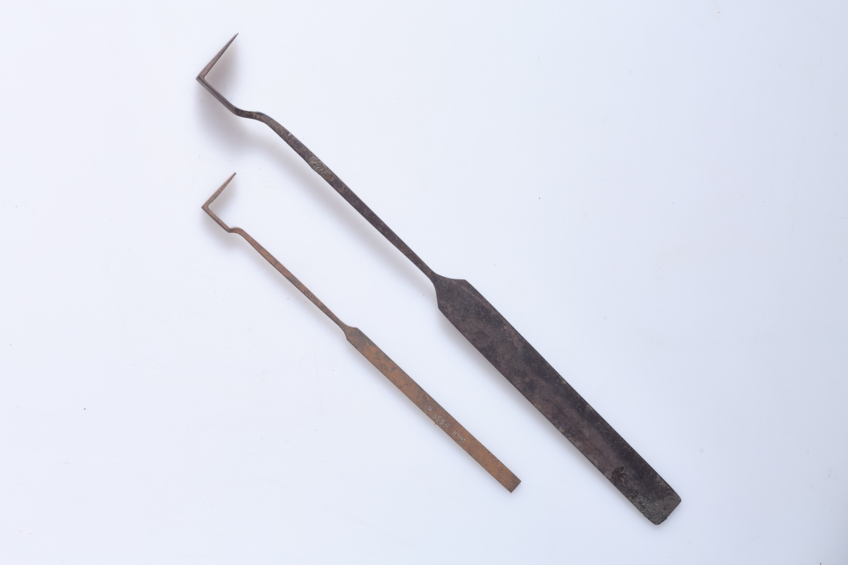 Benyttes til pussing under forming.  Sandstøping. Slette kanter, fjerne bøss i riller. Reparere skader i spor