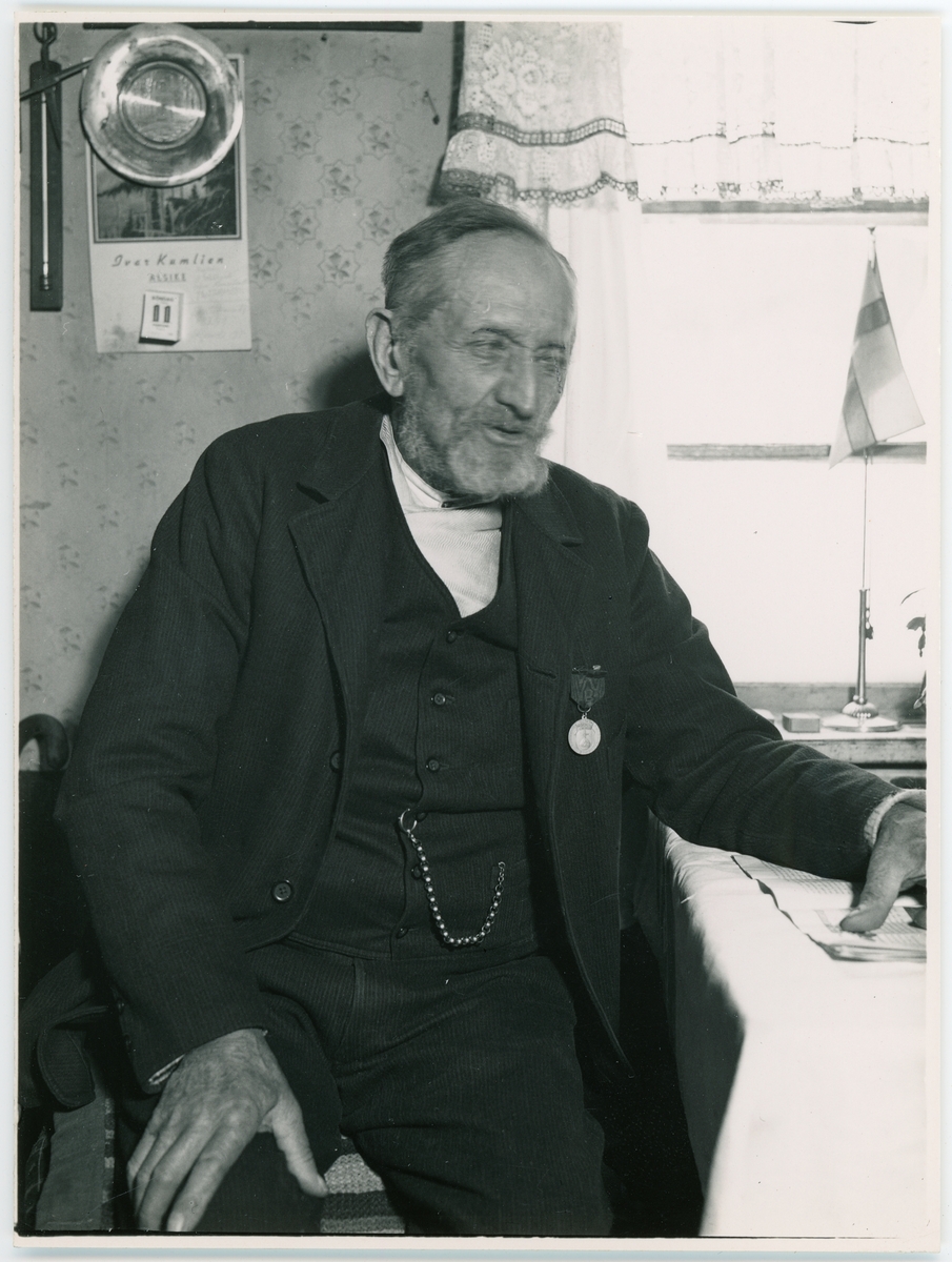 F d indelte korpralen Gustaf Ek i köket, Ekeby, Uppland