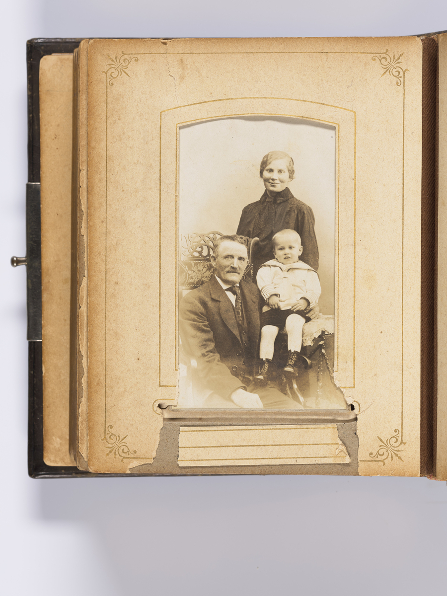 Fotoalbum med atelierfoto. Carte visite.