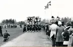 Regementets och försvarsområdets dag den 4 maj 1974

Två bilder
Efter högtidligheterna på idrottsplatsen avmarscherar deltagarna.