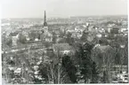 Västerås. 
Vy från gamla vattentornet på Djäkneberget, mot OSO. 1980.