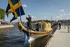 Tur med Ångslup 45 från fartygspiren, Galärvarvet till Stockholms stadshus som fyller 100 år. Möter där upp kungaslupen Vasaorden som ska transportera kungaparet från Riddarholmen till Stockholms stadshus.