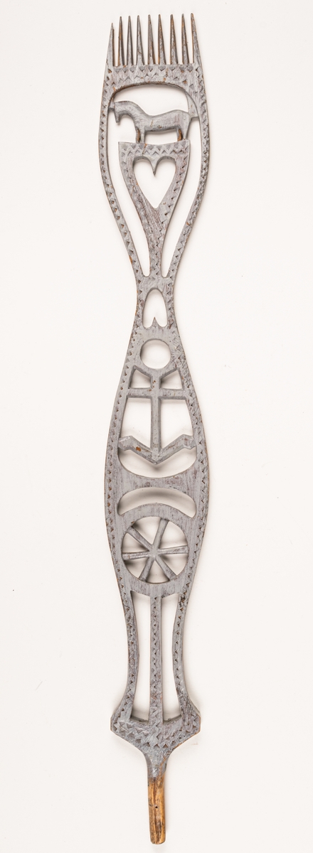 Linfäste, vitmålat.