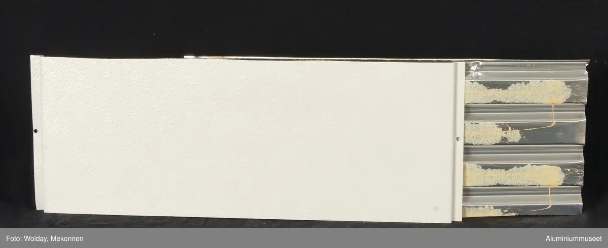 Prøve på veggpanel, embosert = ruglete