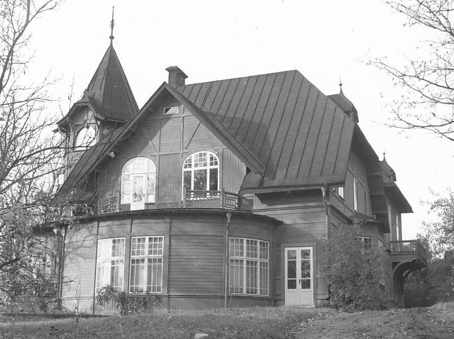 Villa på Nils Sjögrens Väg 9 i området Baggensudden. Foto 1972.