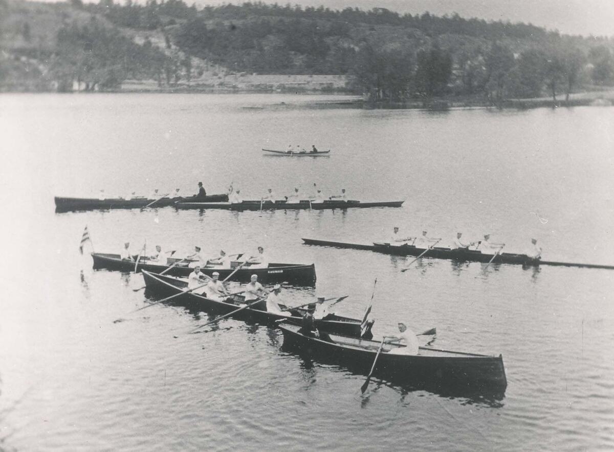 Roddtävling på Hammarby sjö. Foto ca 1900.