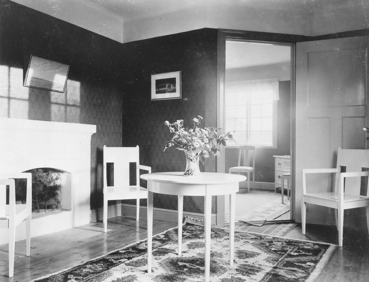 Interiör från Villa Pergola på Logbacken 4 i Saltsjö-Duvnäs. Foto ca 1940.