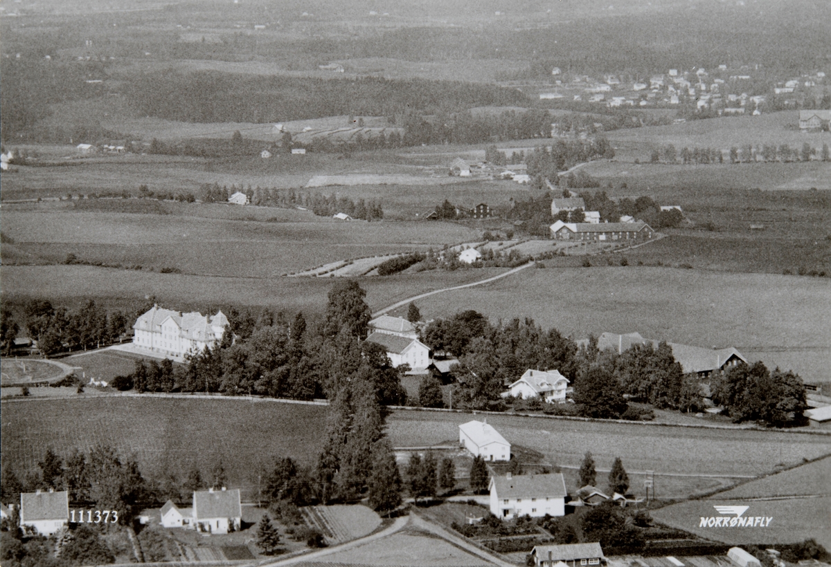 Postkort, Stange, Romedal, flyfoto, Jønsberg Landbruksskole, skolebygninger,