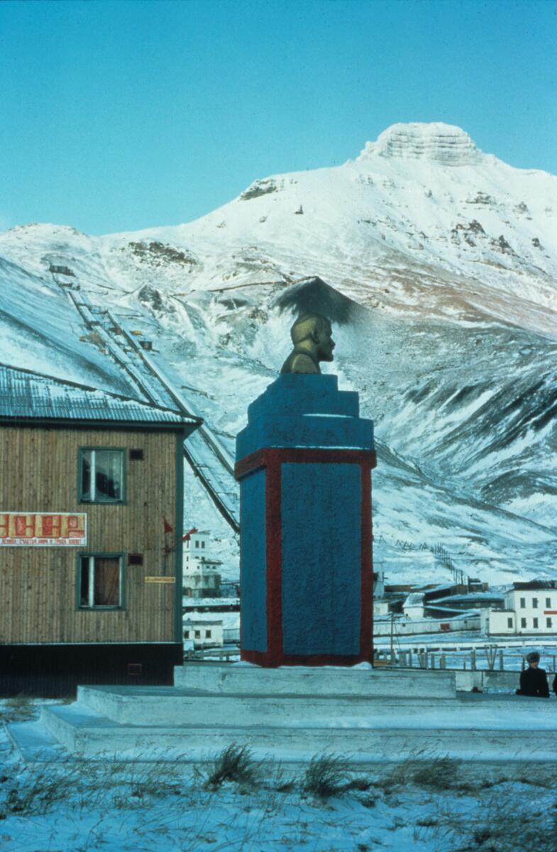 Lenins monument i Pyramiden.