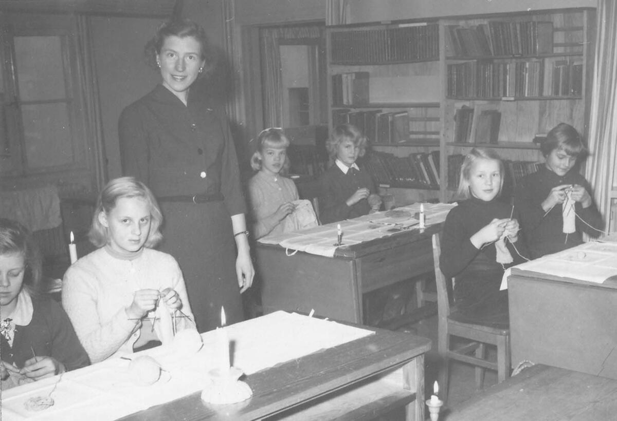 Vantstickning i Älta folkskola. Foto ca 1950.