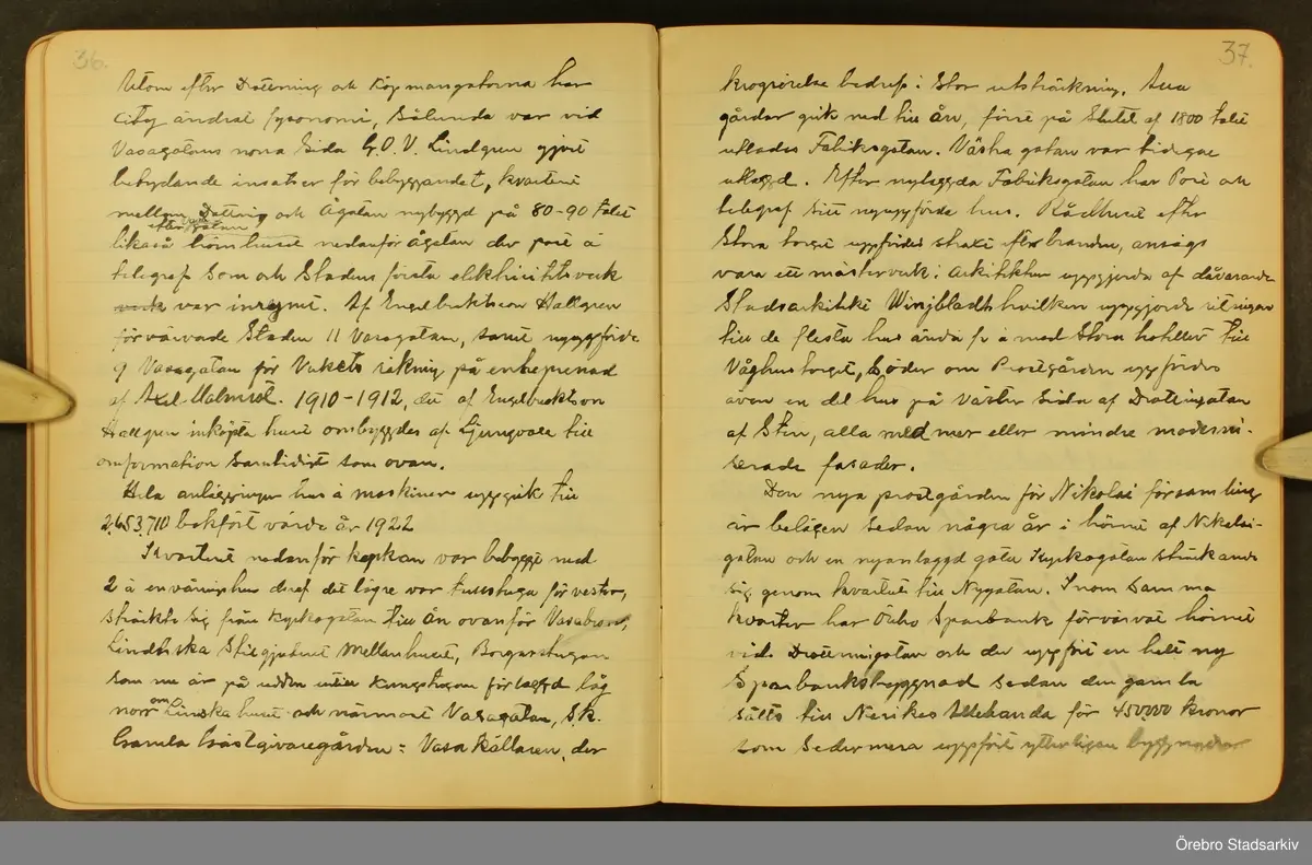 Byggmästare Per Karlssons anteckningar om Örebro stad, 1884-1935. Text på titelsidan "Härefter Örebro stads förändrade fysionomi tiden 1884 och därefter till och med 1935, sålunda 50 år".