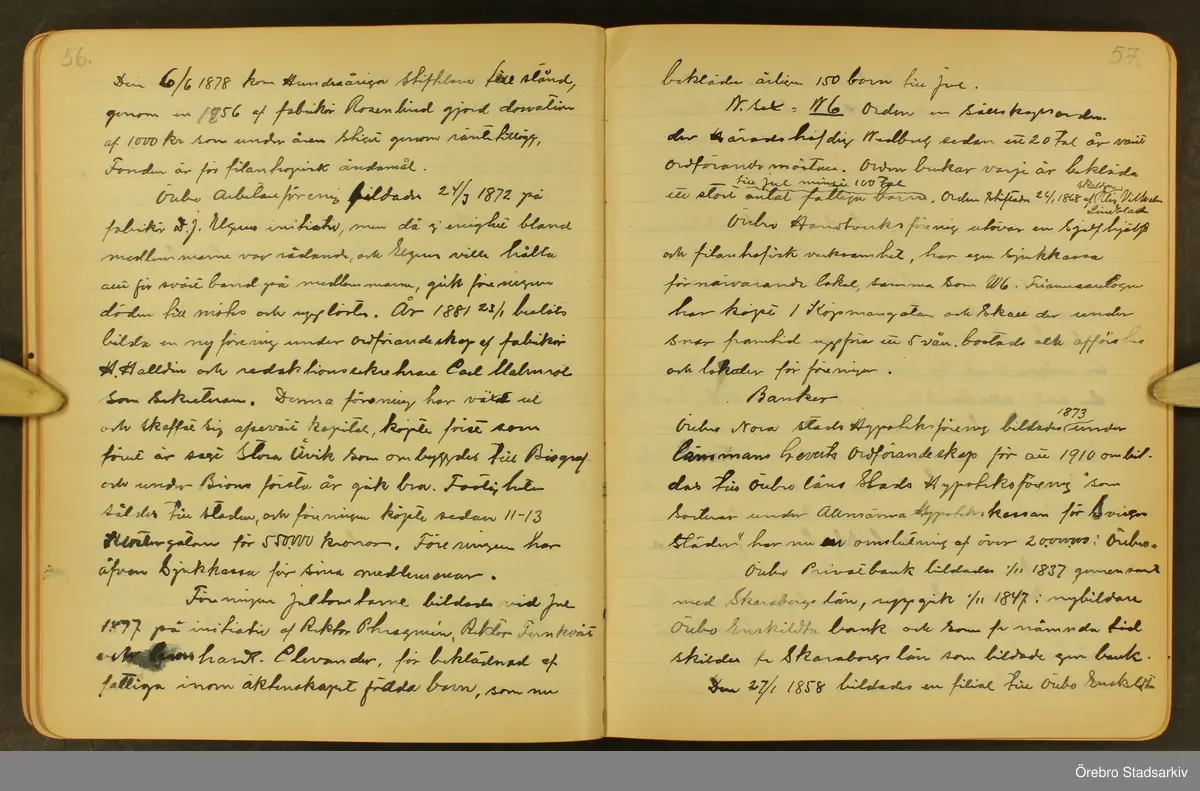 Byggmästare Per Karlssons anteckningar om Örebro stad, 1884-1935. Text på titelsidan "Härefter Örebro stads förändrade fysionomi tiden 1884 och därefter till och med 1935, sålunda 50 år".