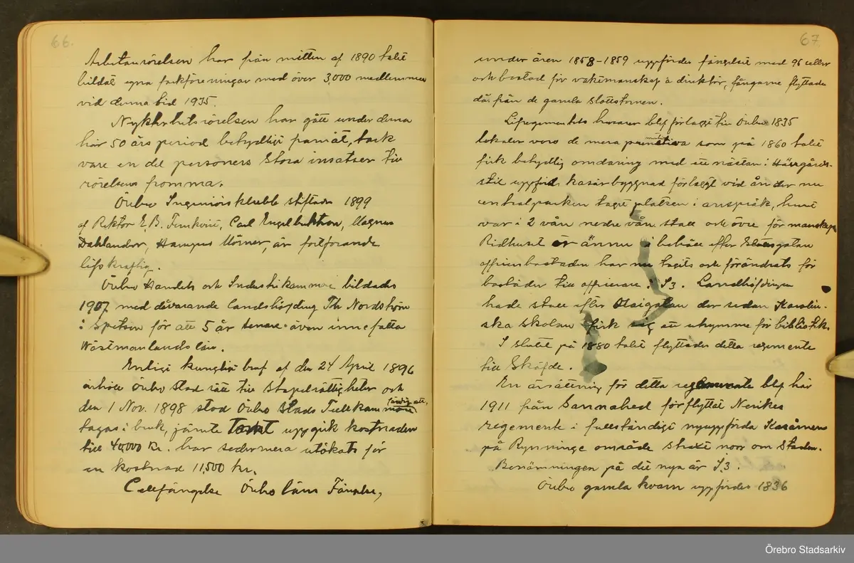 Byggmästare Per Karlssons anteckningar om Örebro stad, 1884-1935. Text på titelsidan "Härefter Örebro stads förändrade fysionomi tiden 1884 och därefter till och med 1935, sålunda 50 år".