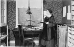 Poststationen Skoghall och poststationsföreståndaren Anna Birgitta Strömberg f Westlund, 1922.