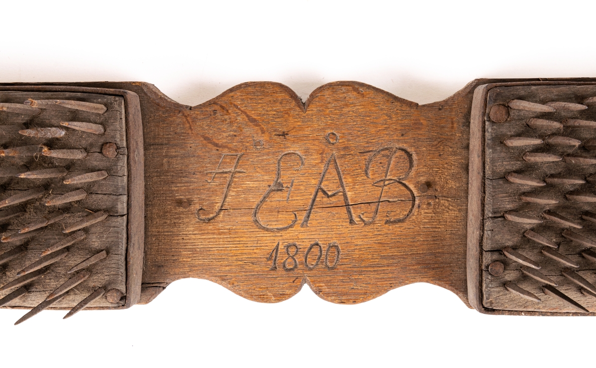 Linhäckla, dubbel. Märkt: IEÅB 1800.
