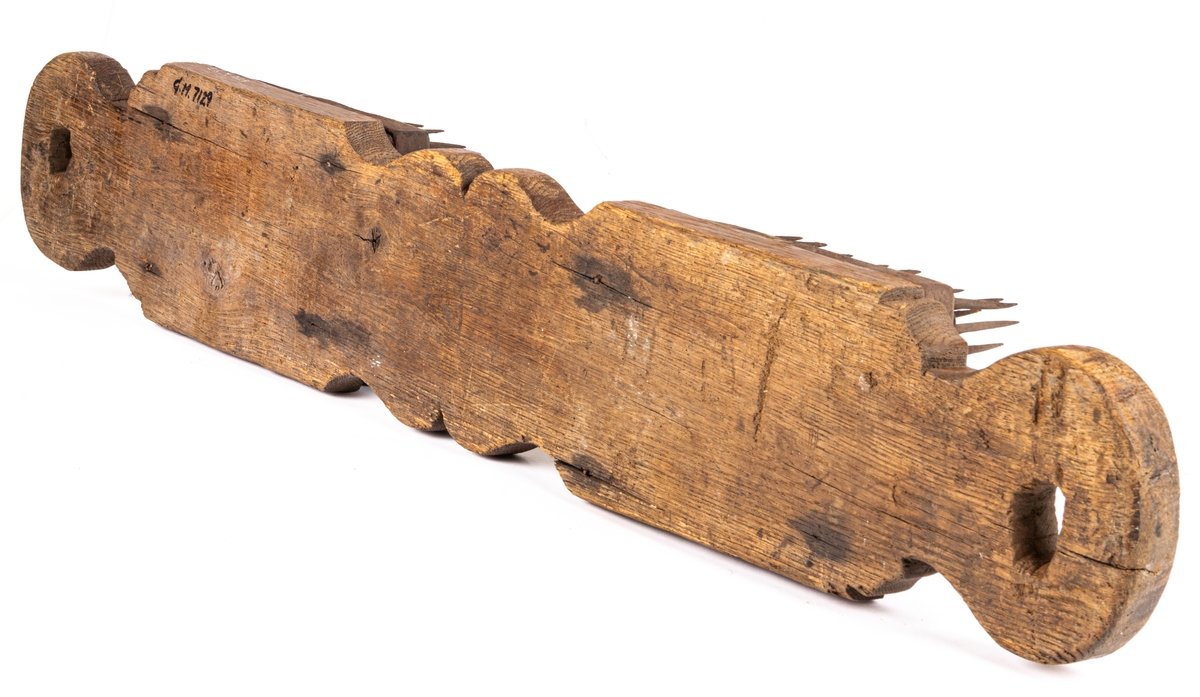Linhäckla, dubbel. Märkt: IEÅB 1800.